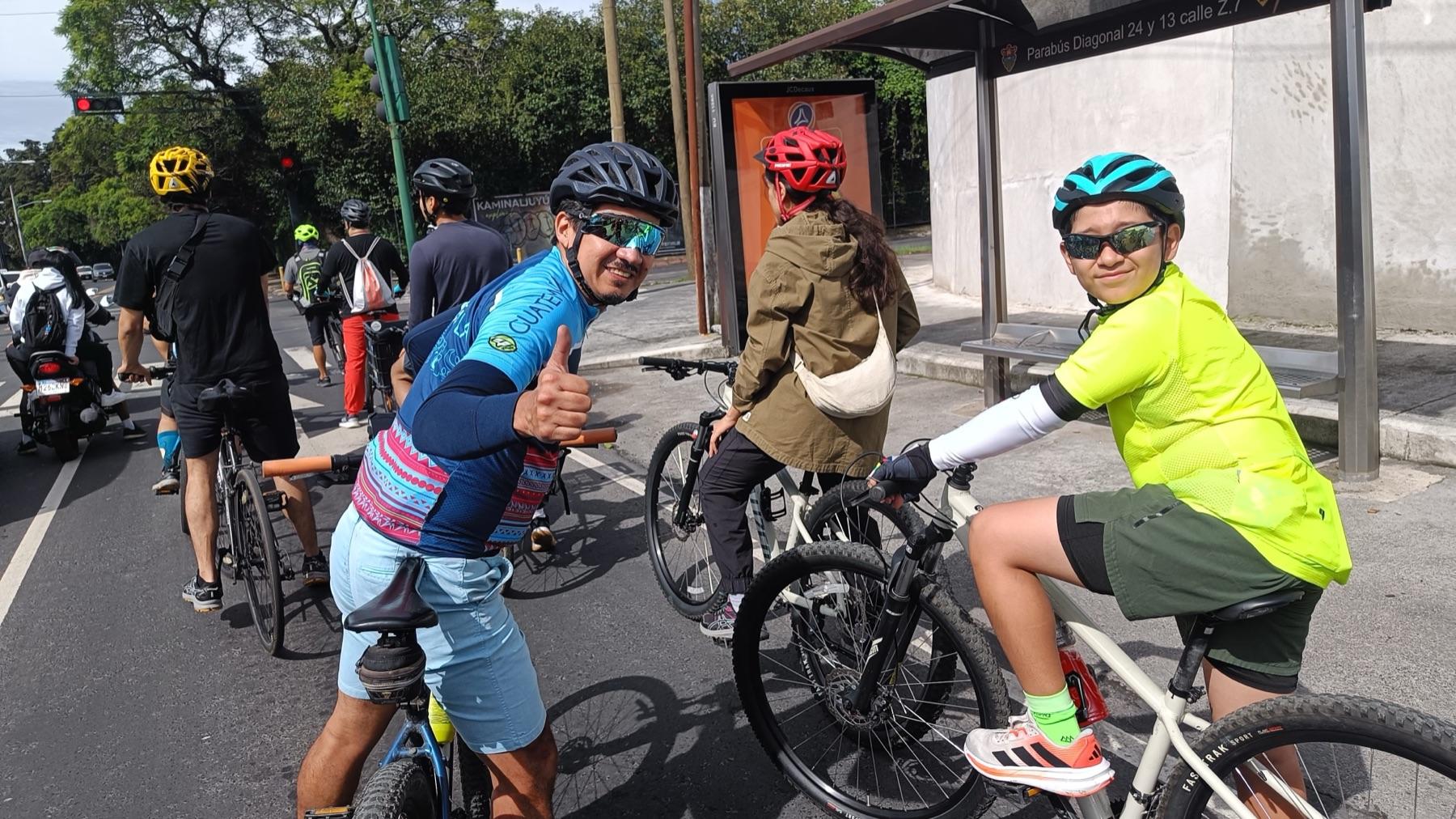 Ciclistas rumbo a Kaminaljuyú